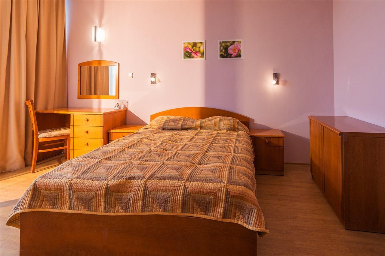 Ivana Palace - Free Parking Otel 4*