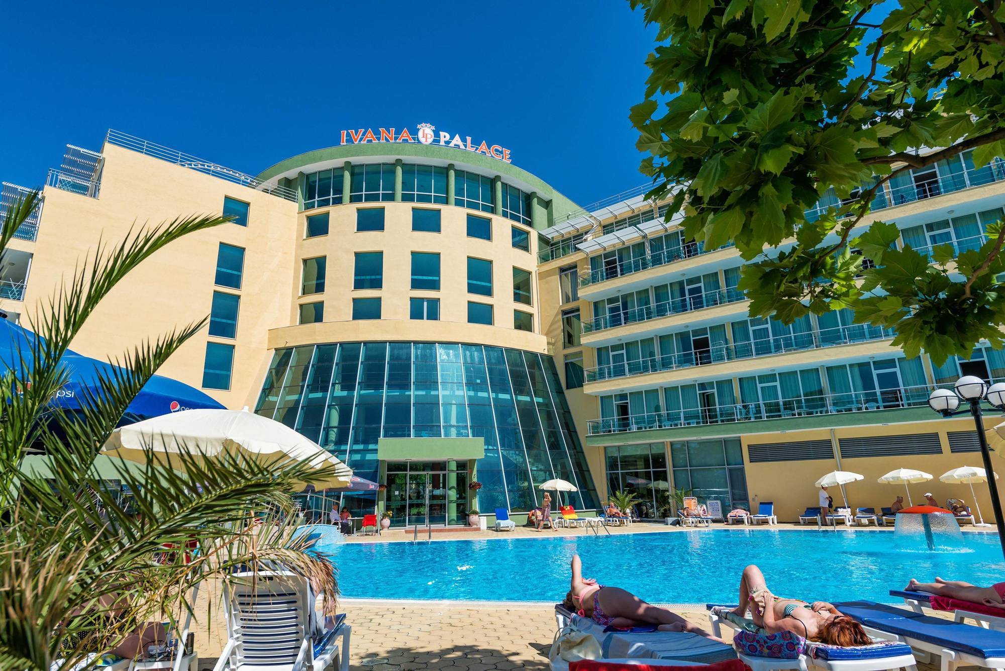 Ivana Palace - Free Parking Otel