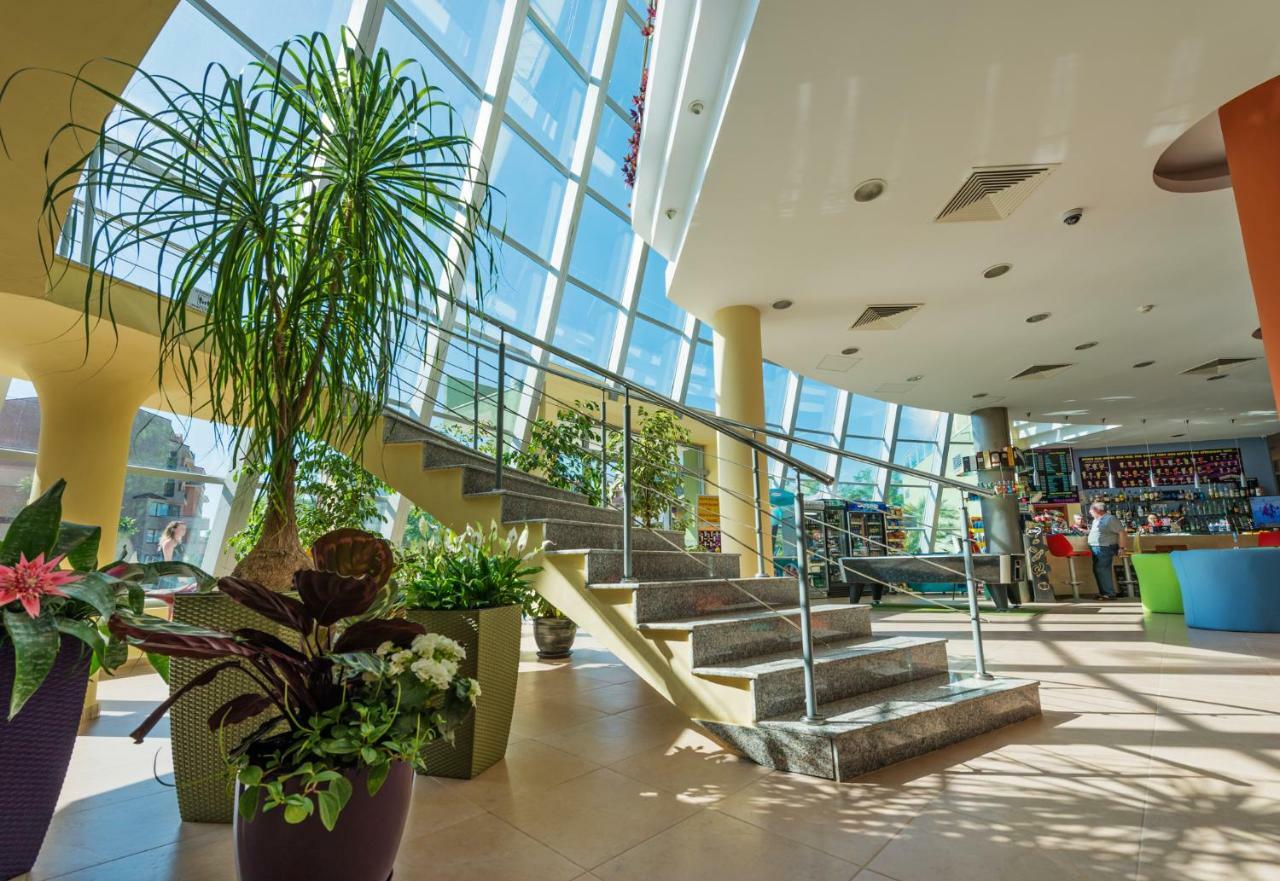 Ivana Palace - Free Parking Otel
