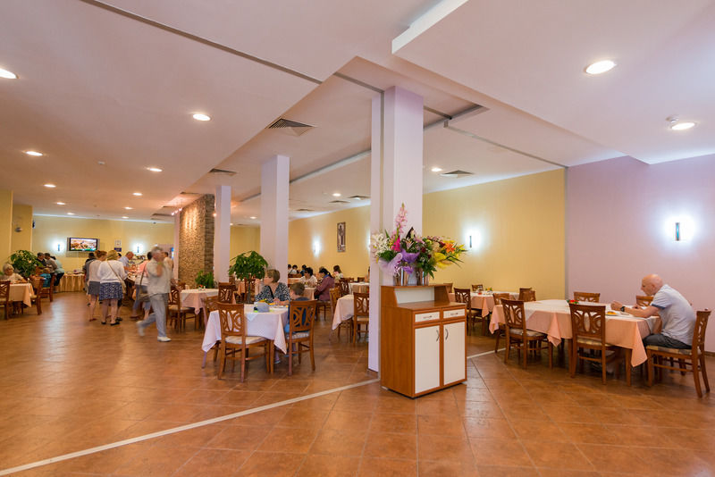 Ivana Palace - Free Parking