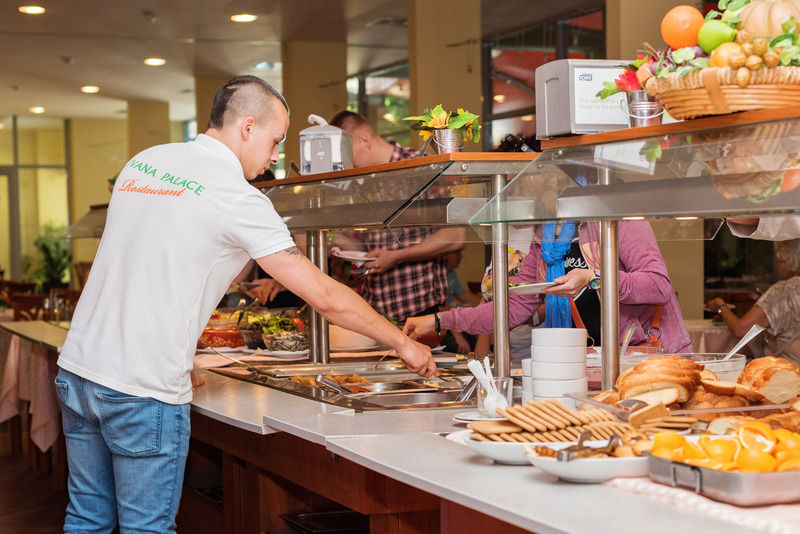 מלון Ivana Palace - Free Parking 4*